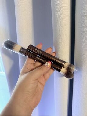 Hourglass Dual-Ended Foundation & Blending Brush Set - Brown